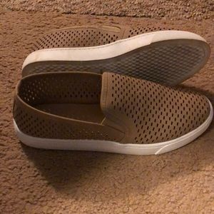 Slip on sneaker